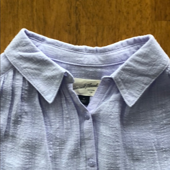 Lavender Universal threads button down top - Picture 4 of 4